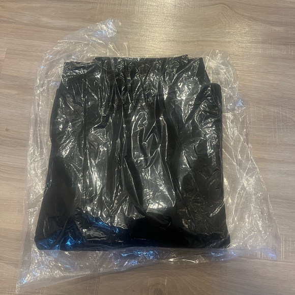 Alo Yoga Accolade 1/4 Zip Pullover Black Men's Size Medium [NEW] [MSRP: $148] - Picture 6 of 6